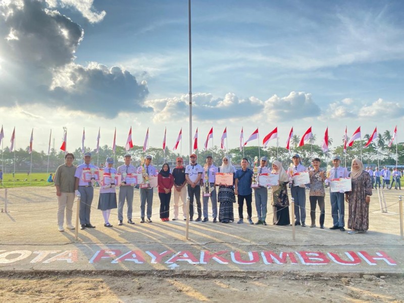 Kembali Raih Prestasi dalam Ajang Lomba Pengibaran Bendera, Tim PASKIBRA SMANSAGU Masih Jadi yang Terbaik di Kabupaten Lima Puluh Kota