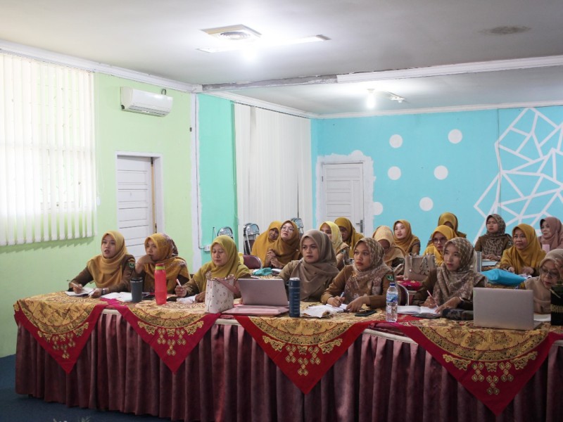 SMAN 1 Kecamatan Guguak Laksanakan Pelatihan Menulis Best Practice untuk Tenaga Pendidik dan Kependidikan Sekolah