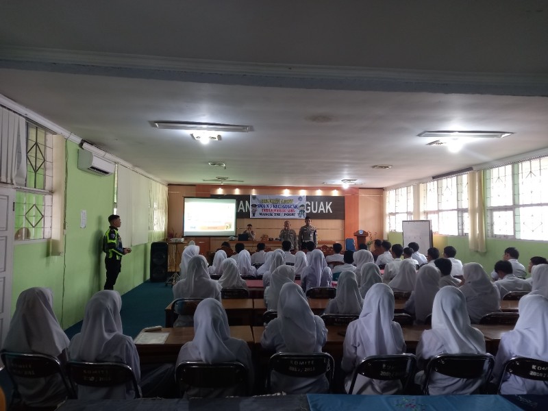 SMAN 1 Kecamatan Guguak Bersama Polres Lima Puluh Kota Laksanakan Sosialisasi Penerimaan Anggota Polri Tahun 2025