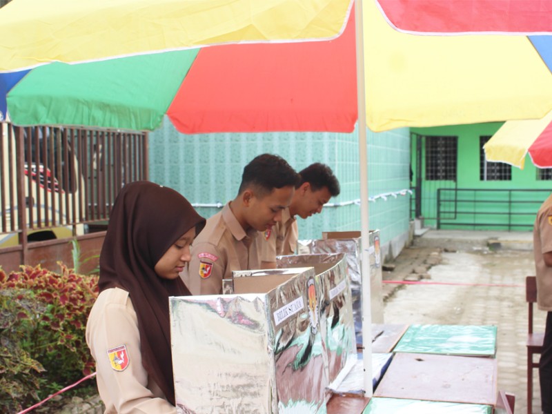 OSIS SMANSAGU Peringati Hari Guru dan Laksanakan Pesta Demokrasi